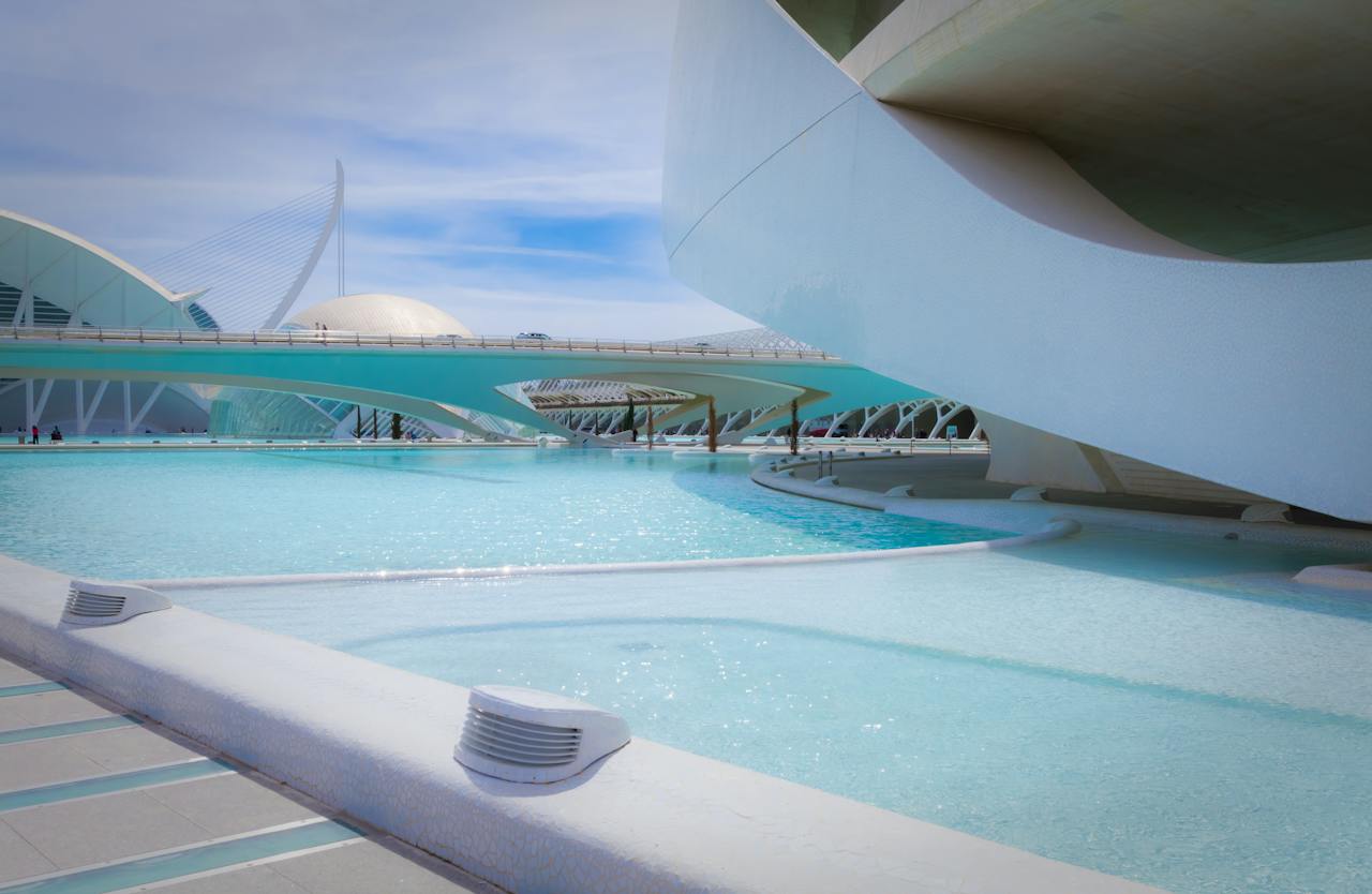 BENEFITS OF REAL ESTATE INVESTMENT IN SPAIN